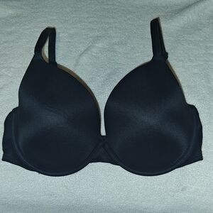 34D Victoria's Secret PINK wear everywhere tshirt lightly lined Black Bra